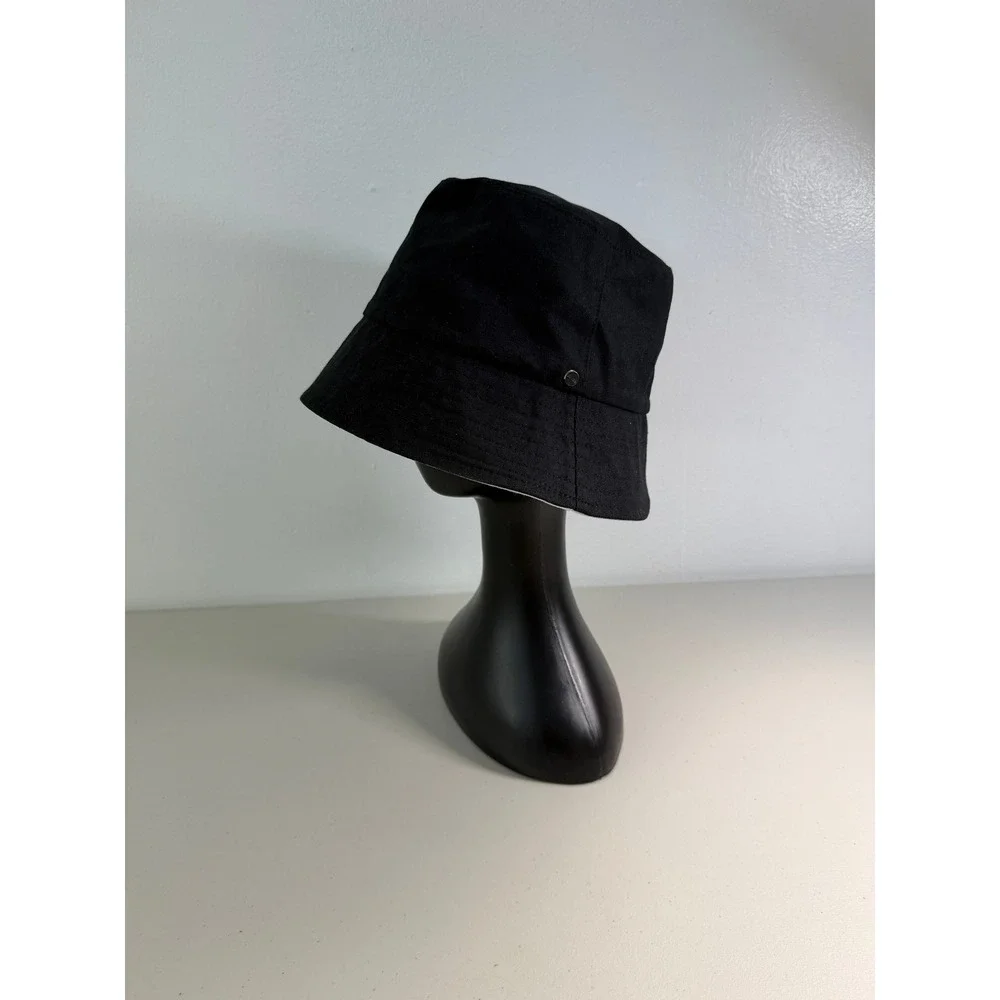 NWOT Vince Black Cotton Canvas Bucket Hat Logo Stud O/S Minimalist Sun‎ Vacation